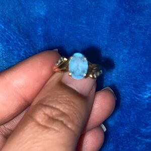 10k Solid Yellow Gold Genuine Blue Topaz & Diamond Estate Ring (size 7)